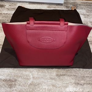 Tod’s Women’s Red Shoulder Bag New With Tags